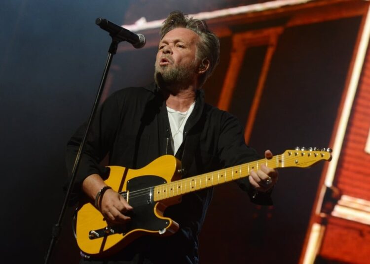 ‘Sou o único pai no mundo que não incentiva os filhos a trabalhar’, diz o cantor John Mellencamp, de 74 anos