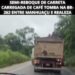 Semi reboque de carreta carregada de café tomba na BR 262 entre Manhuaçu e Realeza