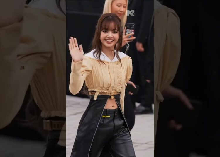 Quem do BLACKPINK foi a mais comentada na PARIS FASHION WEEK?