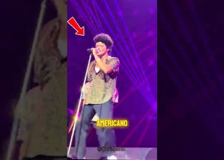 Os brasileiros amam ele 🇧🇷 #curiosidades #brunomars #celebridades