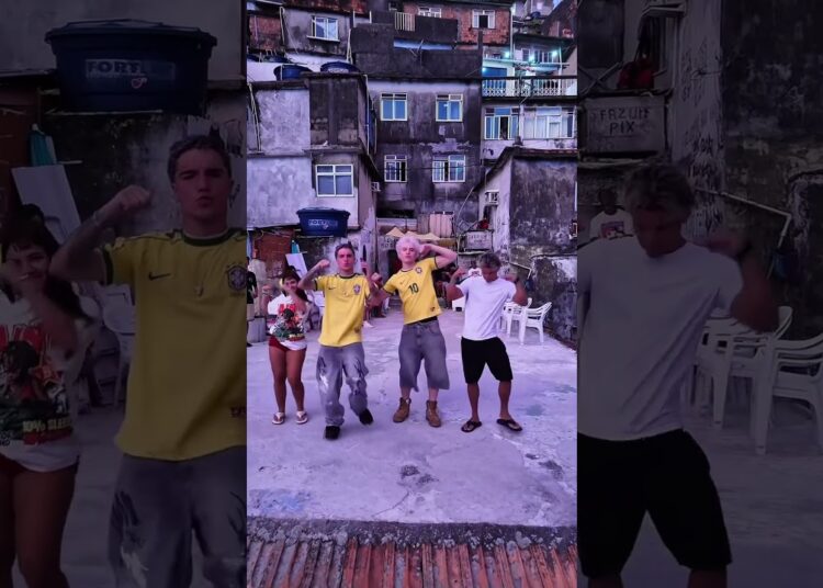 Joao y Apolo en la favela más popular de Brazil 🇧🇷 #apolo #viral #trend #tiktok
