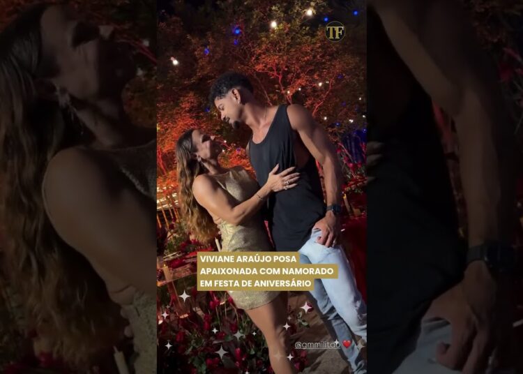 Viviane Araújo posa apaixonada com namorado em festa de aniversário