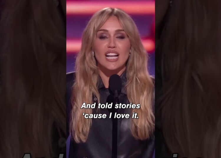 miley cyrus celebrates 20 years of hannah montana in speech 🙌  #iHeartAwards2026