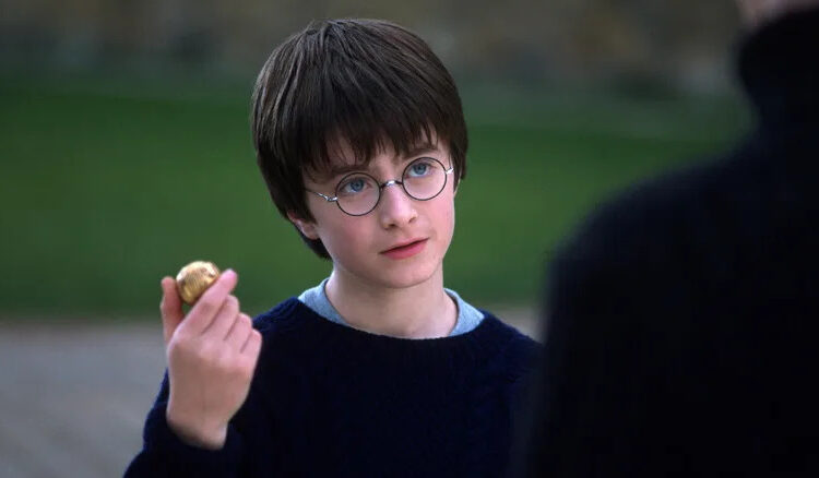 25 anos atrás, o primeiro filme de Harry Potter fez uma escolha mágica que ainda se mantém até hoje
