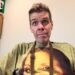 ’90s actress calls on Perez Hilton to ‘make amends’ to those he hurt after he almost died in the hospital