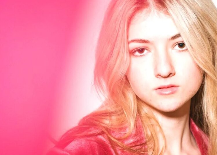 A adolescente de Newbury, Ava Valianti, vai para o concurso nacional de canto de Nashville