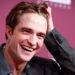 A alfabetização de fofocas sobre celebridades de Robert Pattinson é, vamos encarar, quente
