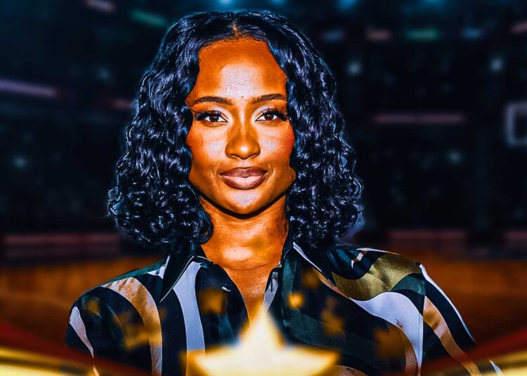 A ex-Kayla Nicole de Travis Kelce surpreende com um vestido de pele de cobra e posta uma legenda enigmática