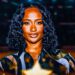 A ex-Kayla Nicole de Travis Kelce surpreende com um vestido de pele de cobra e posta uma legenda enigmática