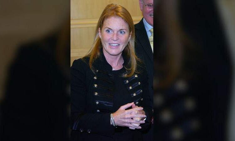 A família real quer 'bloquear' Sarah Ferguson e o ex-príncipe Andrew de liberar memórias