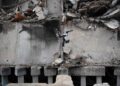 A mídia pode ter desmascarado Banksy – de novo. Isso irritou alguns fãs de arte, mas não irritou os negociantes