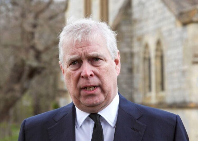 A nova casa de Andrew Mountbatten Windsor tem uma enorme cerca de segurança dupla instalada | Real | Notícias