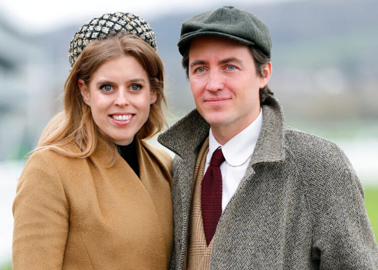 A princesa Beatrice está supostamente seguindo os passos de sua mãe, Sarah Ferguson, enquanto ela analisa o 'novo começo' com o marido