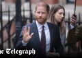 A testemunha do príncipe Harry é um policial corrupto e rancoroso, ouve o tribunal