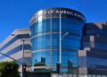 A turbulência na indústria do entretenimento se intensifica à medida que a paralisação da equipe da WGA continua