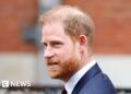 A última rivalidade do Príncipe Harry com a imprensa acabou (por enquanto). Aqui estão sete lições principais