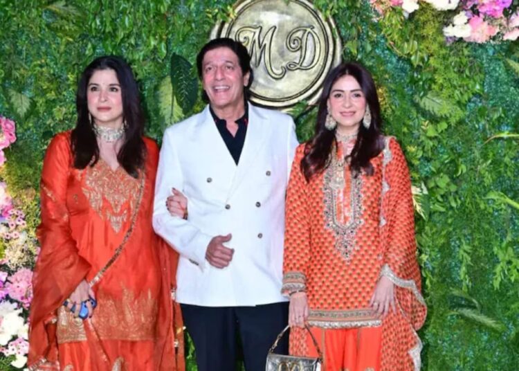 Aamir Khan, Salman Khan, Hrithik Roshan, Karan Johar e mais celebridades na recepção pré-casamento do filho de Komal Nahta