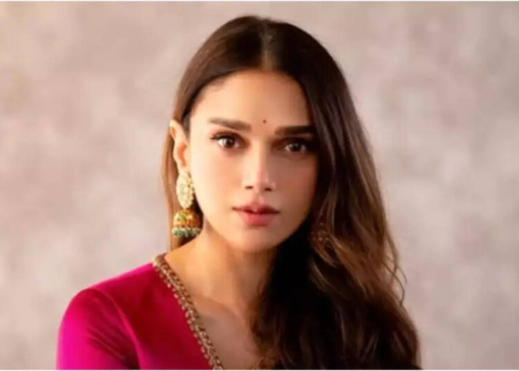 Aditi Rao Hydari critica 'negatividade paga' e tendências online 'tóxicas': 'Campanhas difamatórias de celebridades não são novas' | Notícias de filmes em hindi