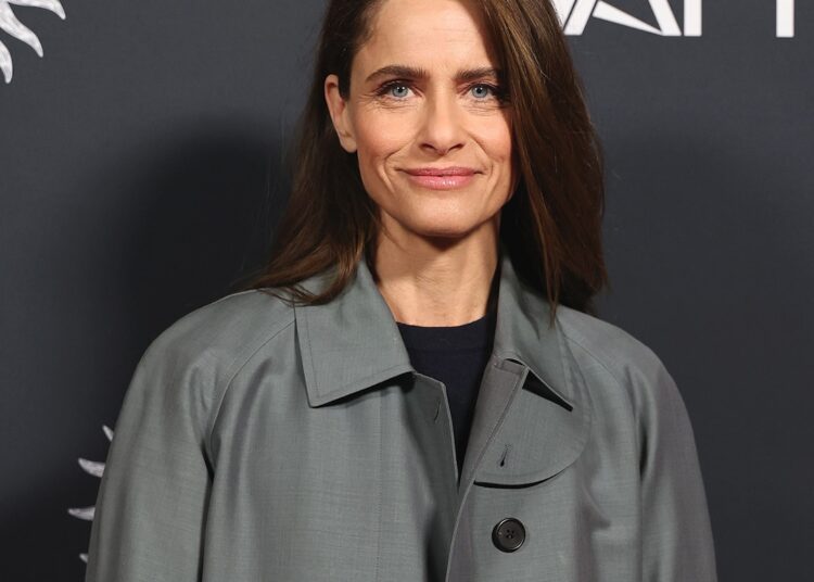 Amanda Peet sobre diagnóstico de câncer, reação das crianças