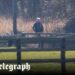Andrew Mountbatten-Windsor visto pela primeira vez desde a prisão no mês passado
