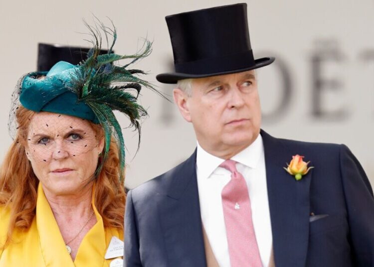 Andrew e Fergie marcaram 'agarrar' enquanto os fãs não se impressionavam | Real | Notícias