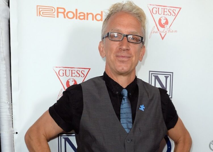 Andy Dick diz que seu coração parou após aparente overdose