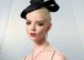 Anya Taylor-Joy revela o hábito que a ajuda a ficar offline