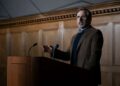 As boas intenções do pai estão no cerne da nova série de Steve Carell, 'Rooster'