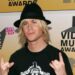 Ashley Parker Angel detalha a luta contra pensamentos suicidas