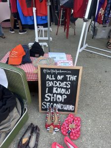 Bar à noite, brechó durante o dia: os anfitriões de Fred abrem um mercado vintage