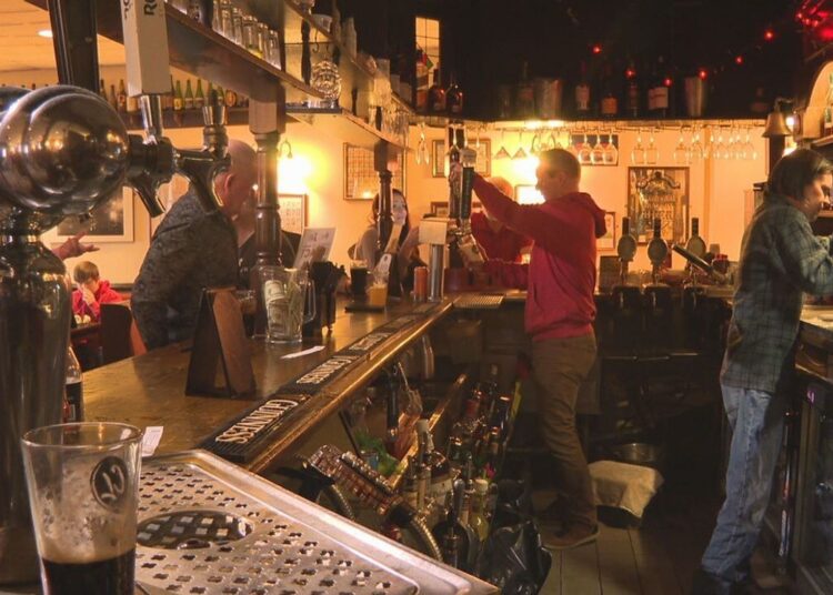 Bartender de celebridades por uma boa causa