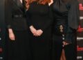 'Beatrice não consegue parar de chorar e Eugenie está com a cabeça na areia': membros da realeza contam a BARBARA DAVIES por que o rei está se distanciando das filhas 'altamente tensas' de Andrew e as coisas podem ficar MUITO piores para elas