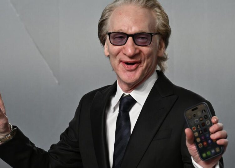 Bill Maher receberá o Prêmio Mark Twain: 'É como um Emmy, exceto que eu ganho'