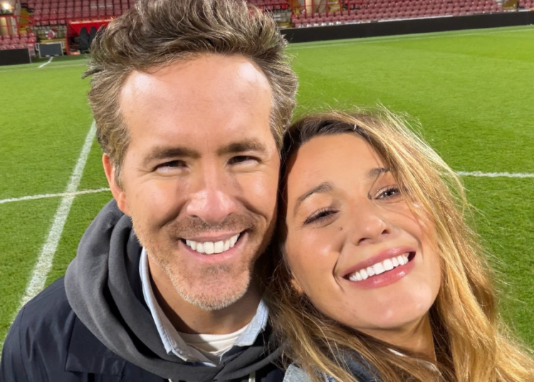 Blake Lively compartilha lindas fotos de férias em família com Ryan Reynolds