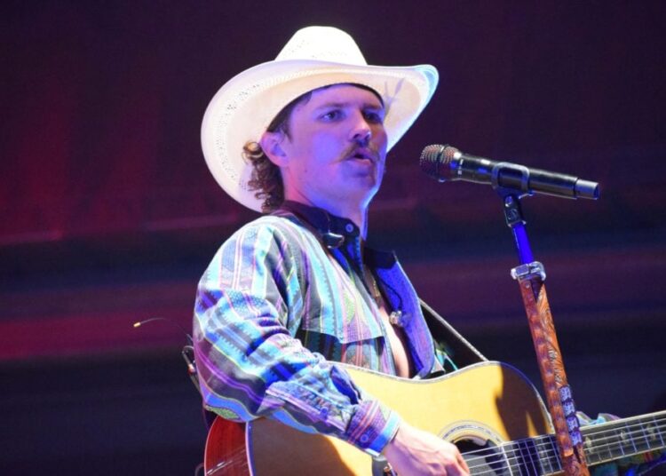 Braxton Keith anuncia novo álbum de estreia “Real Damn Deal”