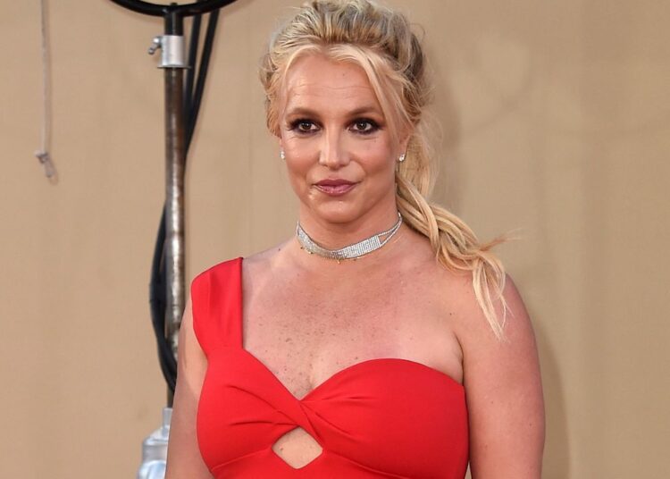 Britney Spears é presa e libertada, mostram registros