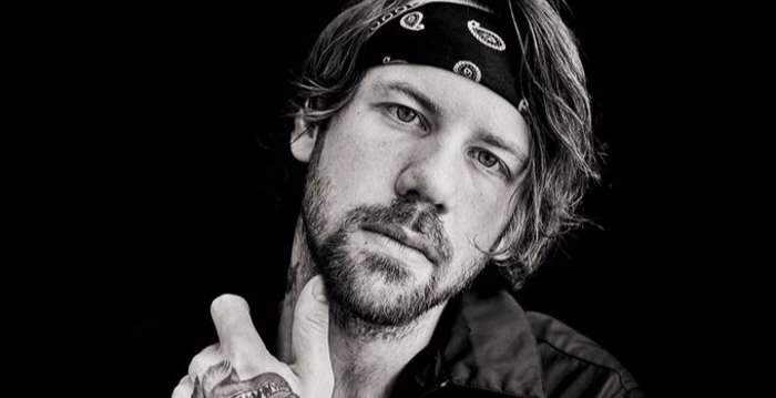 Caleb Shomo, do Beartooth, exclui redes sociais após o lançamento da nova música “Free”