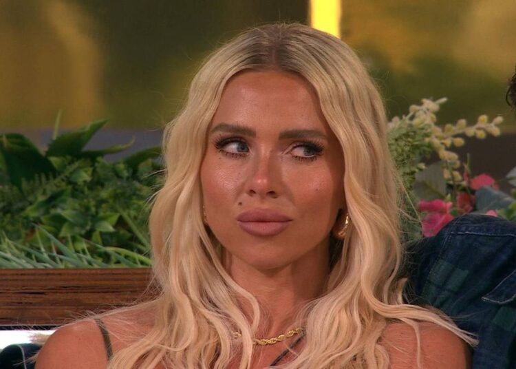 Celebs Go Dating apresenta um toque 'atrevido' para a série pela primeira vez em 10 anos