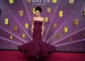 Chase Infiniti parece celestial em vestido Louis Vuitton no BAFTA Awards | Entretenimento