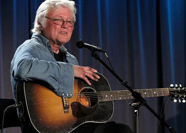 Chip Taylor, compositor de 'Wild Thing' e tio de Angelina Jolie, morre aos 89 anos