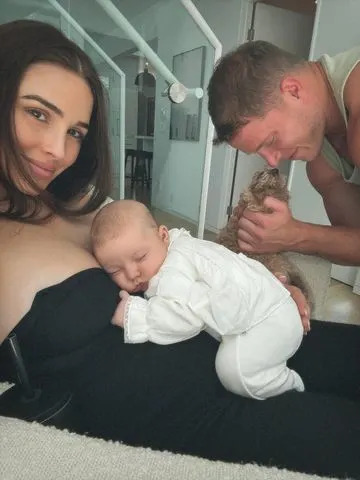 Christian McCaffrey defende os pais da Disney com um vídeo hilariante sobre férias em família