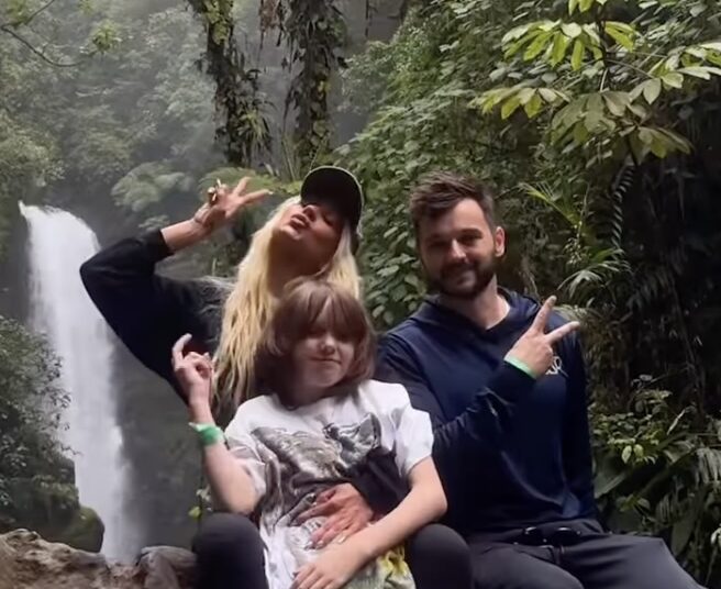 Christina Aguilera dá um raro vislumbre da filha Summer