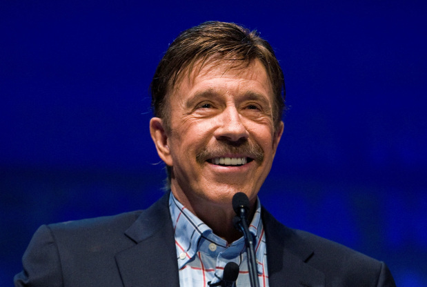 Chuck Norris, estrela machista de ‘Walker, Texas Ranger’, morre aos 86 anos