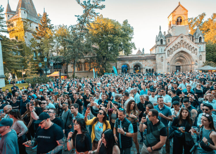 City Takeover Budapest 2026: eventos de música eletrônica em locais icônicos – Português