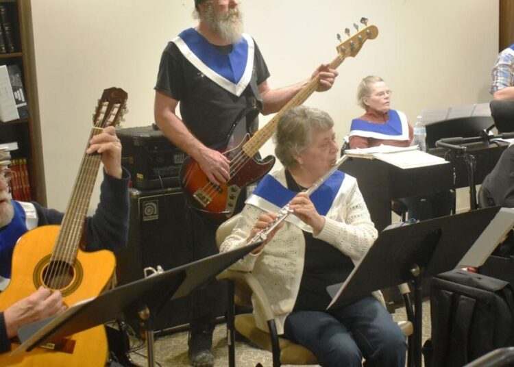Company Beat enche a casa dos veteranos de New Hampshire com música | Veteranos