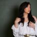 Crítica: O novo álbum de Jade Helliwell, 'Rebegin', é uma coleção pessoal e sincera de músicas