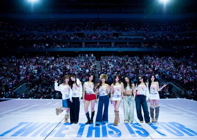 DUAS VEZES 'TAKEDOWN' Nova York com três noites na UBS Arena