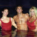 David Charvet, estrela de 'Baywatch' dos anos 90, e seu filho parecido são basicamente gêmeos em fotos de academia sem camisa