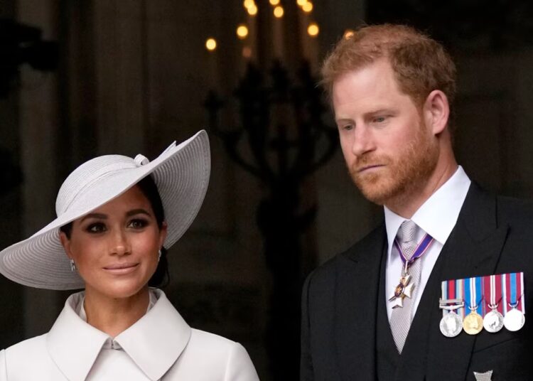 Decisão de segurança pendente, já que o convite de Sandringham é visto como um caminho para a reunião da família real