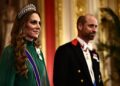 Diamantes, safiras e pérolas para a realeza britânica no banquete estadual da Nigéria